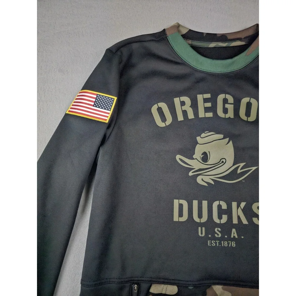 Oregon Ducks Men's Black Salute To Service Pullover Sweatshirt - Picture 2 of 9